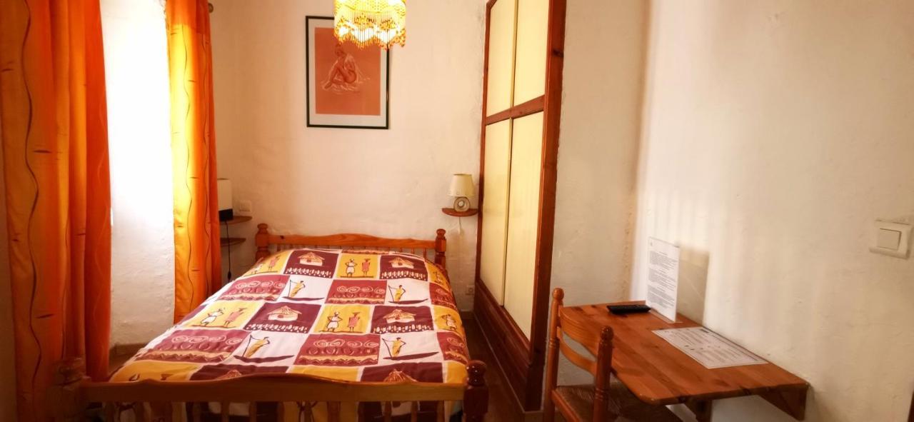 Auberge Lou Jas Soleilhas Екстериор снимка