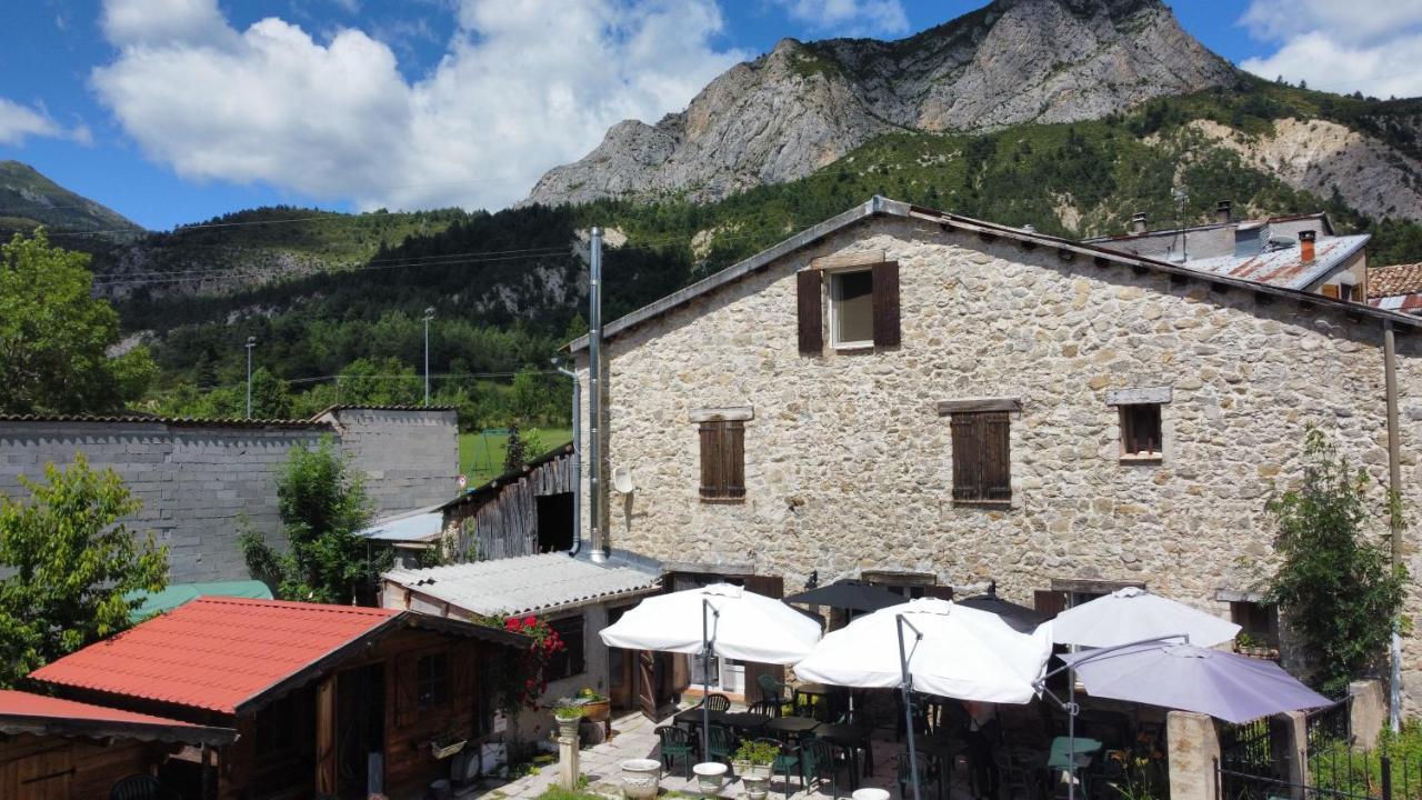 Auberge Lou Jas Soleilhas Екстериор снимка